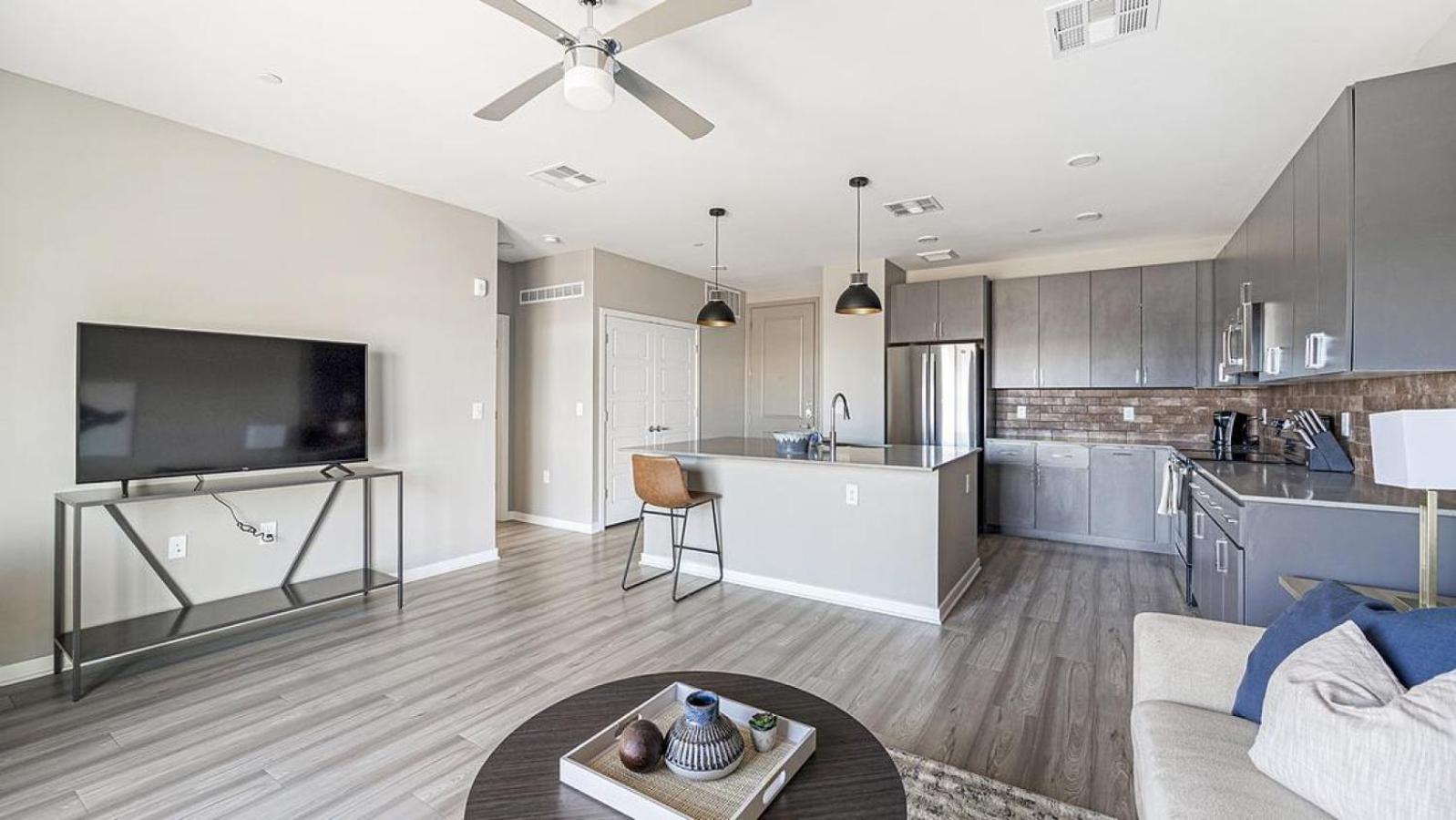 Landing At Brix Warehouse District - 1 Bedroom In Central City South Финикс Екстериор снимка